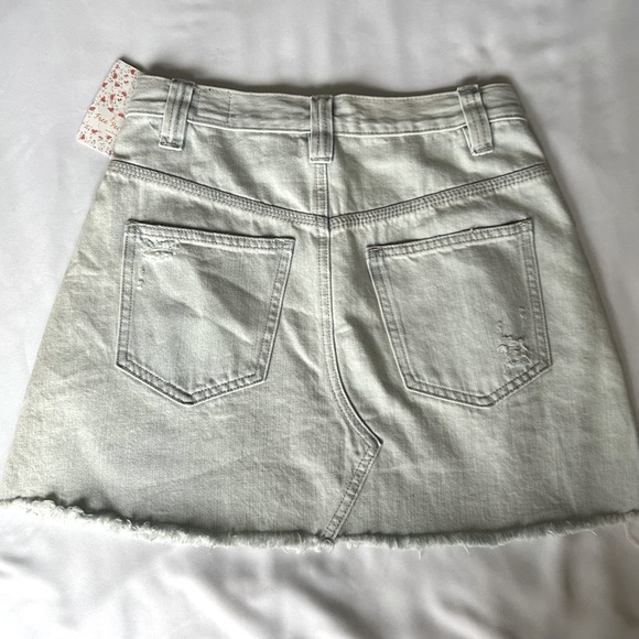 Free People Side Car Mini Skirt Denim Jean Size 24 NWT Silver Lake - Picture 2 of 4